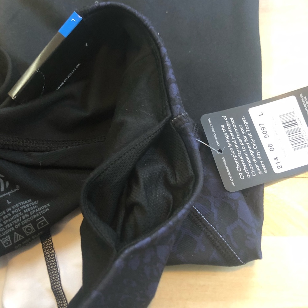 NWT- Champion cropped tights - Picture 6 of 6